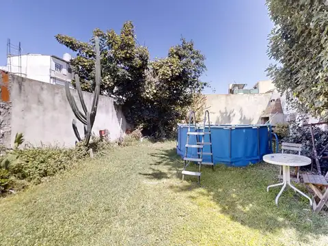 Casa en Venta de 6 Ambientes en Villa Adelina con Garage, Jardin y Balcón