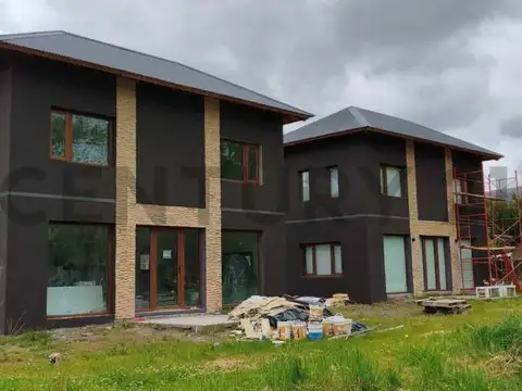 VENTA CASA  SAN MARTIN DE LOS ANDES. A ESTRENAR- BARRIO LA CASCADA - .