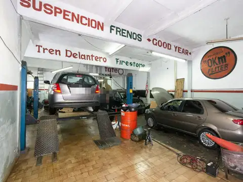 Venta local deposito galpon con casa 5 ambientes en Villa Maipu