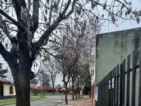 Depto Tipo Casa en Venta 50 años