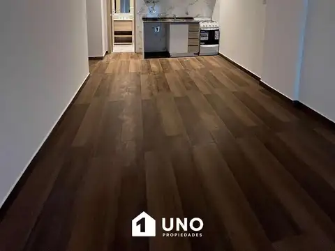 1º de Mayo 1100, Piso 1