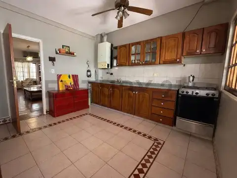 Casa 5 ambientes con 2 baños