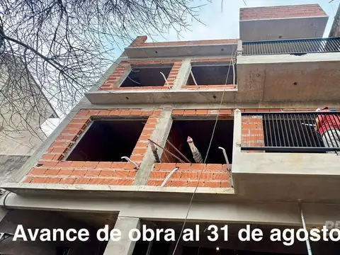Depto Tipo Casa 3 ambientes con 2 baños
