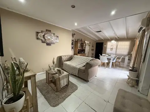 Casa 4 ambientes con 1 baño