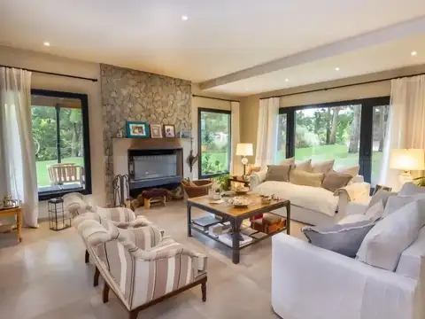 Casa en Alquiler Temporal en Costa Esmeralda, $ 222