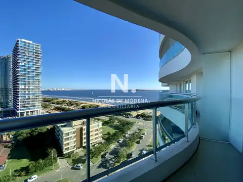 Espectacular Torre frente al mar.