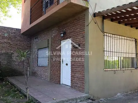 Casa 5 ambientes con 1 baño