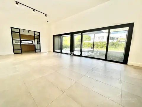 Casa 4 ambientes con 2 baños