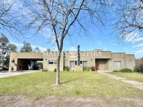Casa 5 ambientes con 3 baños