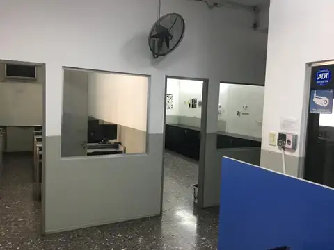 Oficina en Venta al Este