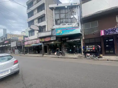 5 AMPLIAS OFICINAS EN PLENO CENTRO DE MORON.