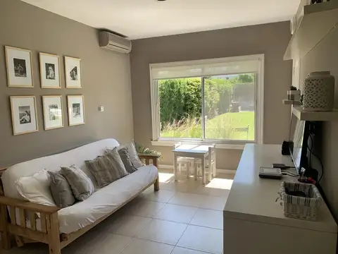 Casa en Alquiler Temporal con 2 cocheras