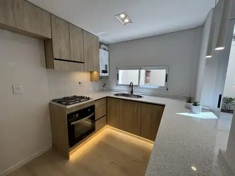 Casa 5 ambientes con 1 baño