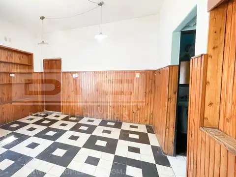 Thames al 1400, entre manuelita rosas y la rioja