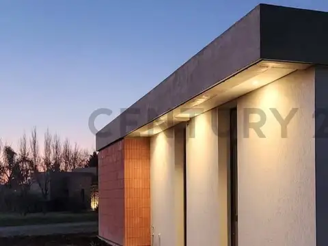 VENTA CASA 5 AMBIENTES BARRIO LA ELINA