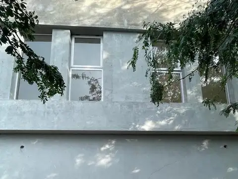 Edificio Comercial en Melchor Romero