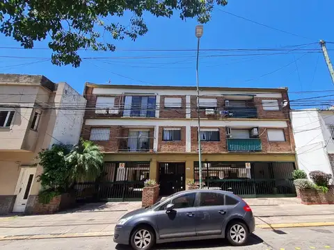 25 de MAYO 643.  2 amb  con cochera fija