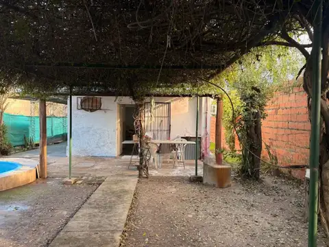Casa con pileta y quincho en Altos del Sauce