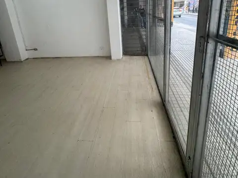 Local en Alquiler Via Púb.