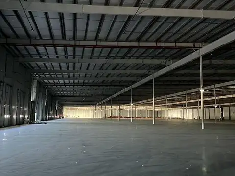 Excelente deposito en alquiler de 25000 m2 cub a 13 mts de altura, nucleo de oficinas y seg 24 hs.