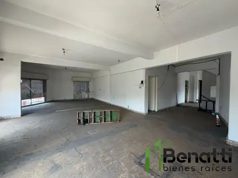 Oficina en Alquiler en Lomas del Mirador, $ 1.900.000