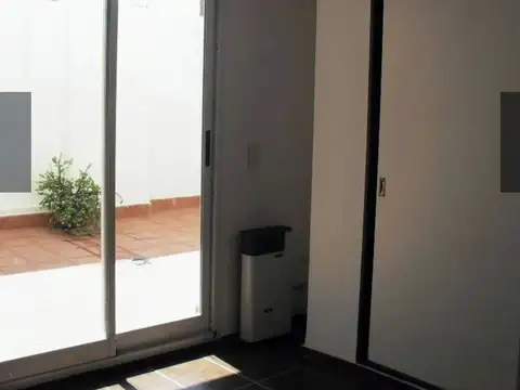 DUPLEX DE 4 AMB, CON PATIO , MUY LUMINOSO