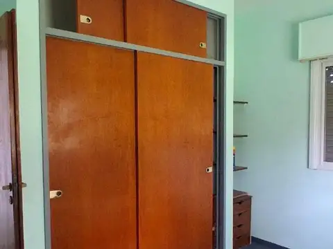 Depto Tipo Casa en Alquiler en Ituzaingó Sur, $ 550.000