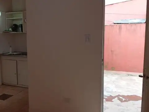 Departamento en Alquiler en Villa De Mayo, $ 400.000