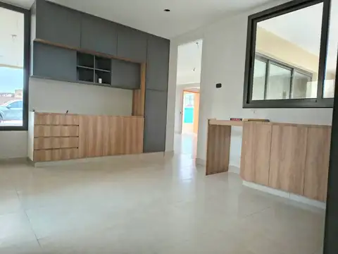 Casa 5 ambientes con 3 baños