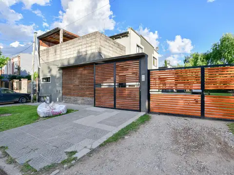 Moderno Dúplex de 2 dormis en 35 e/ Montevideo y 175, Berisso