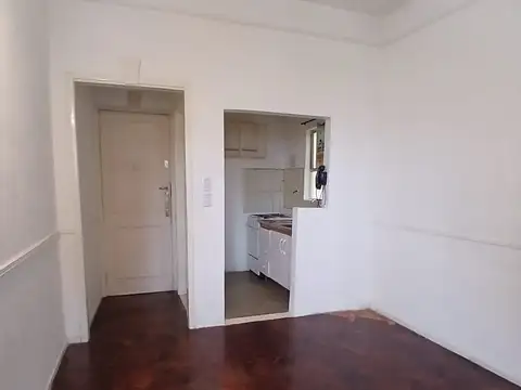 Combate De Los Pozos 400, Piso 7