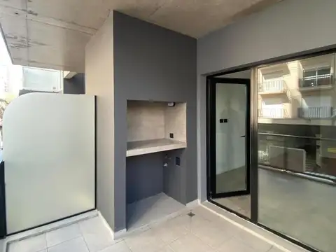 Departamento 2 ambientes al frente con balcón terraza, parrilla y cochera, Gascón 1600, Paseo Aldrey