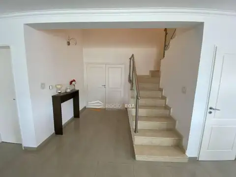 Casa 6 ambientes con 3 baños