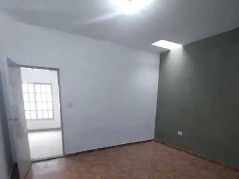 DEPTO T/CASA AL FONDO EN ALQUILER CAMPICHUELO 5300 WILDE