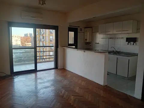 Espectacular monoambiente con balcón aterrazado.