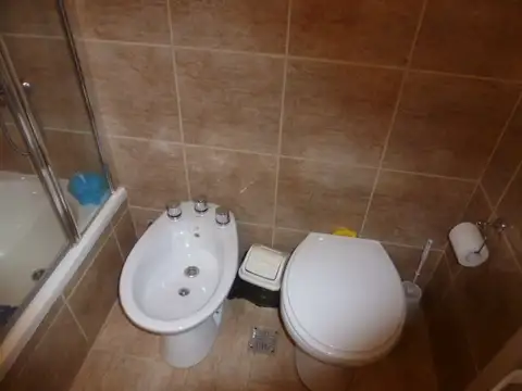 excelente chalet todo planta baja 4 dormitorios quincho jardin