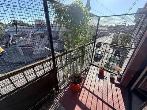 Avenida Presidente Juan Domingo Perón 4100 , Piso 2