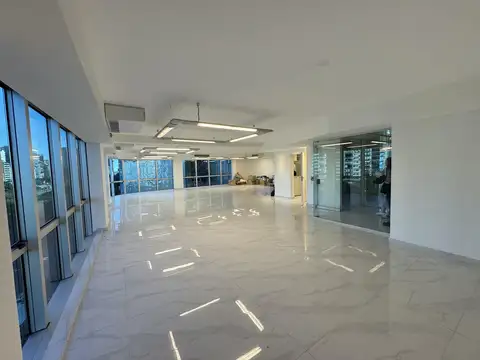 Carlos Pellegrini 900