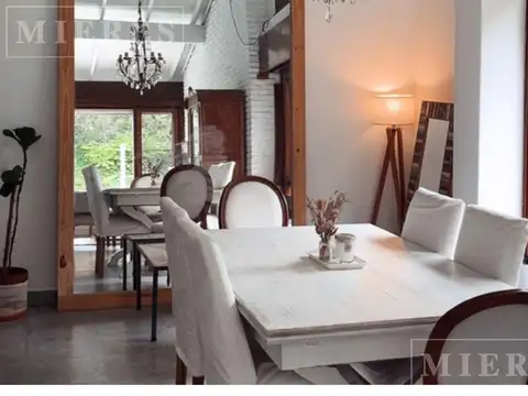 Casa en Alquiler Temporal con 2 cocheras