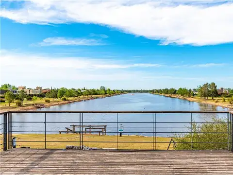 Terreno en Venta en Puerto Roldan, USD 148.000