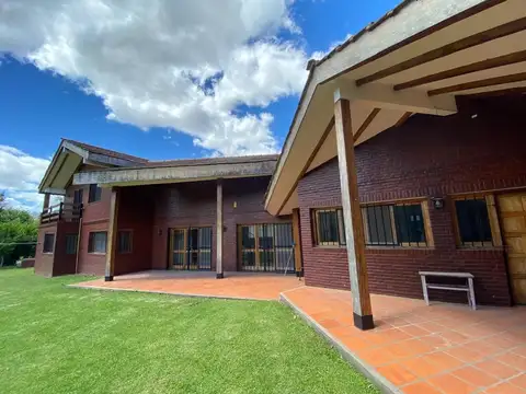 Importante y solida casa en venta