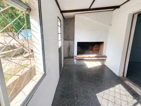 Casa 5 ambientes con 1 baño