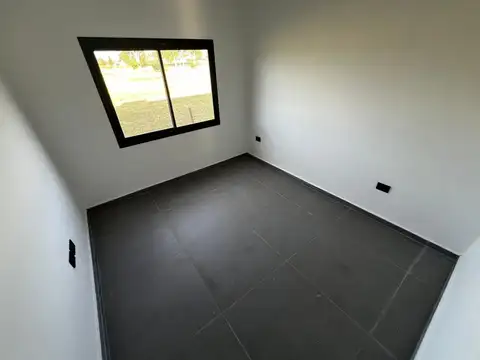 Casa en Venta con 4 cocheras