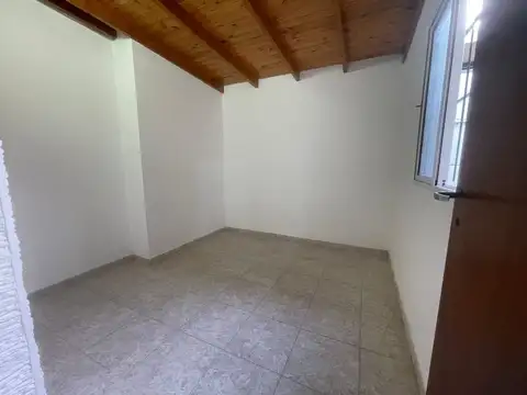 Depto Tipo Casa en Alquiler de 3 ambientes