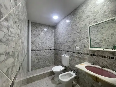 Depto Tipo Casa en Alquiler en Lanus Oeste, $ 600.000