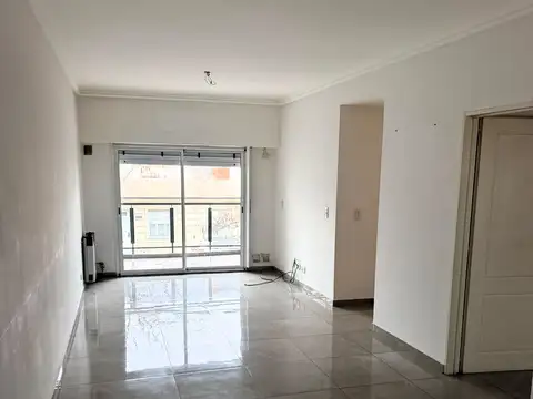 Marcos Paz 3200, Piso 1