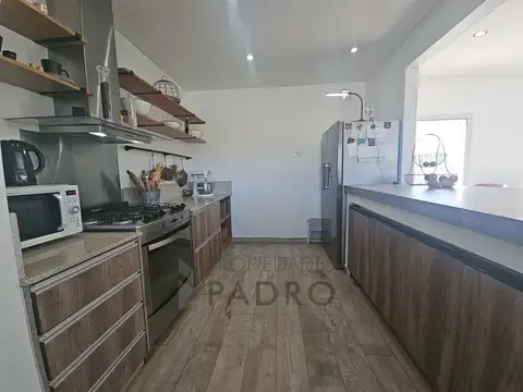 Casa 5 ambientes con 3 baños
