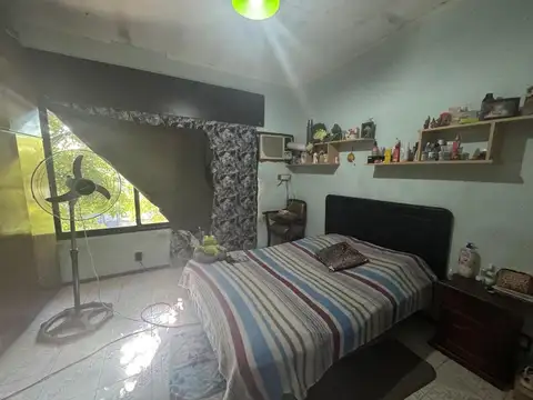CASA EN VENTA TRES DORMTORIOS SALÓN/COCHERA