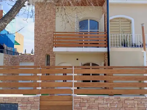 Depto Tipo Casa en Venta de 4 ambientes