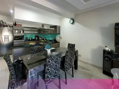 Depto Tipo Casa 3 ambientes con 3 baños